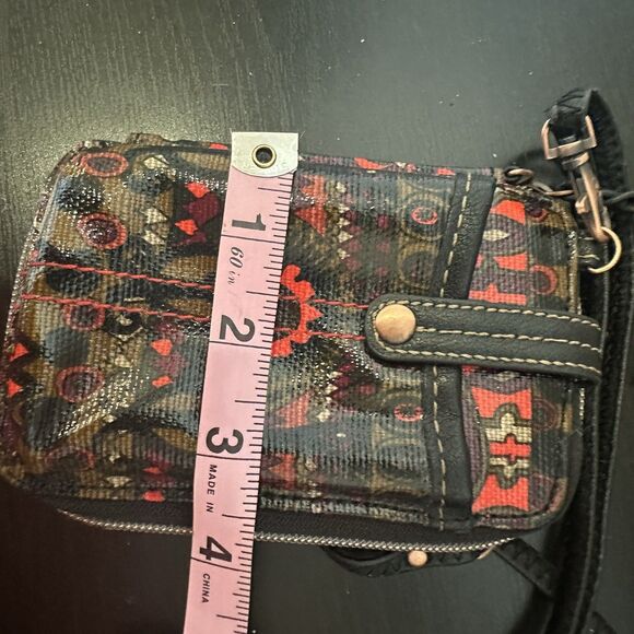 Sakroots Zipper Wallet Smartphone Crossbody Purse Bag Red Black Pattern - LOOK - Picture 7 of 8